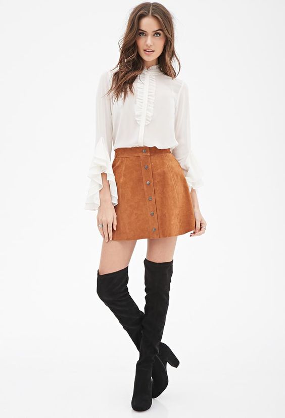 Suede skirt: Elegance and coolness