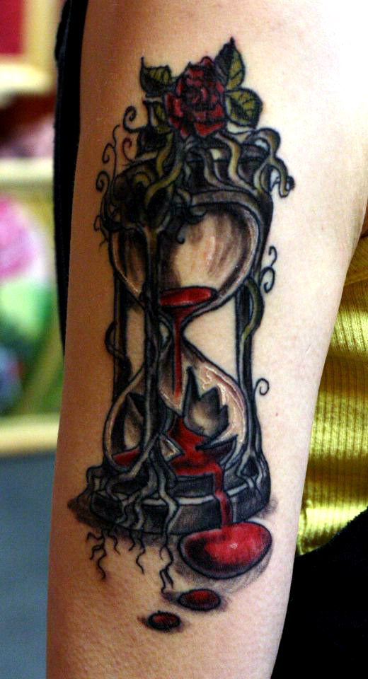 Hourglass Tattoo Wonderful Design | StylesWardrobe.com