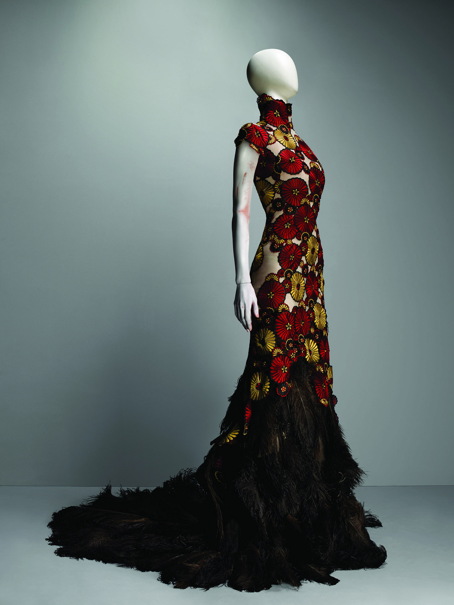 Alexander McQueen Unique and Glamorous Dresses | StylesWardrobe.com