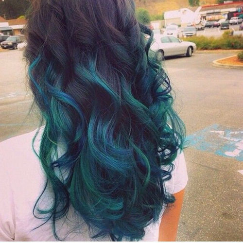 Get a Turquoise Hair Dye To Stand Out In The Crowd | StylesWardrobe.com