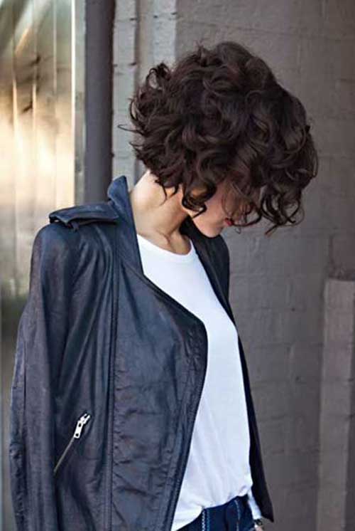 Get An Inverted Bob Haircut For Curly Hair Styleswardrobe Com
