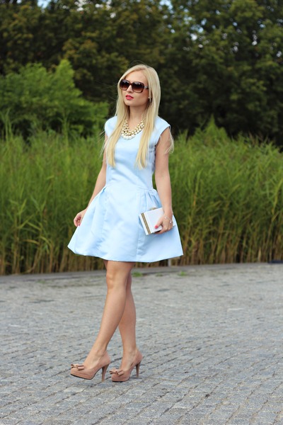 shoes with baby blue dress
